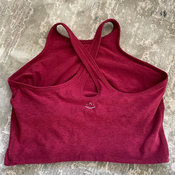 Beyond Yoga Studio Cropped Tank - Picture 3 of 6